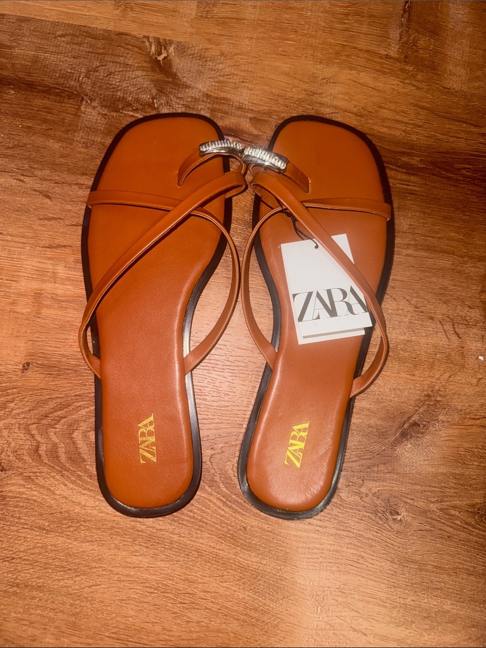 NWT Zara Tan Brown Leather Rhinestone Thong Toe Loop Flat Sandals